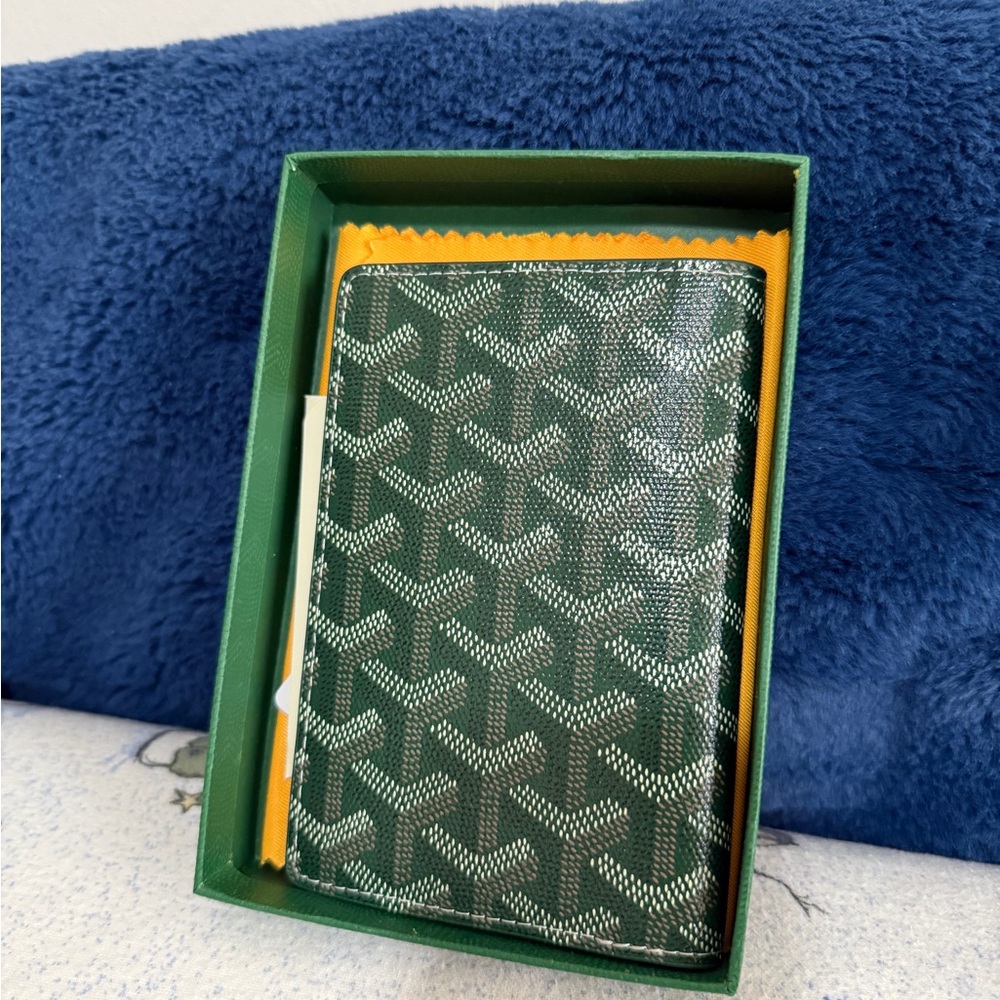 Goyard wallet & Card holder
Brand new in box